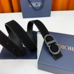 Width 3.5cmThis belt features a stainless steel buckle and fleece-box - Image 4