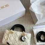 The white and black color of the new D-joy-box - Image 2