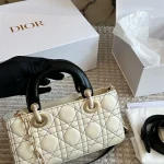 The white and black color of the new D-joy-box - Image 8