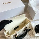The white and black color of the new D-joy-box - Image 4