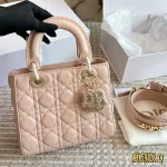 Diamond buckle, four compartments of the Davis bag, and wide shoulder straps-box - Image 13