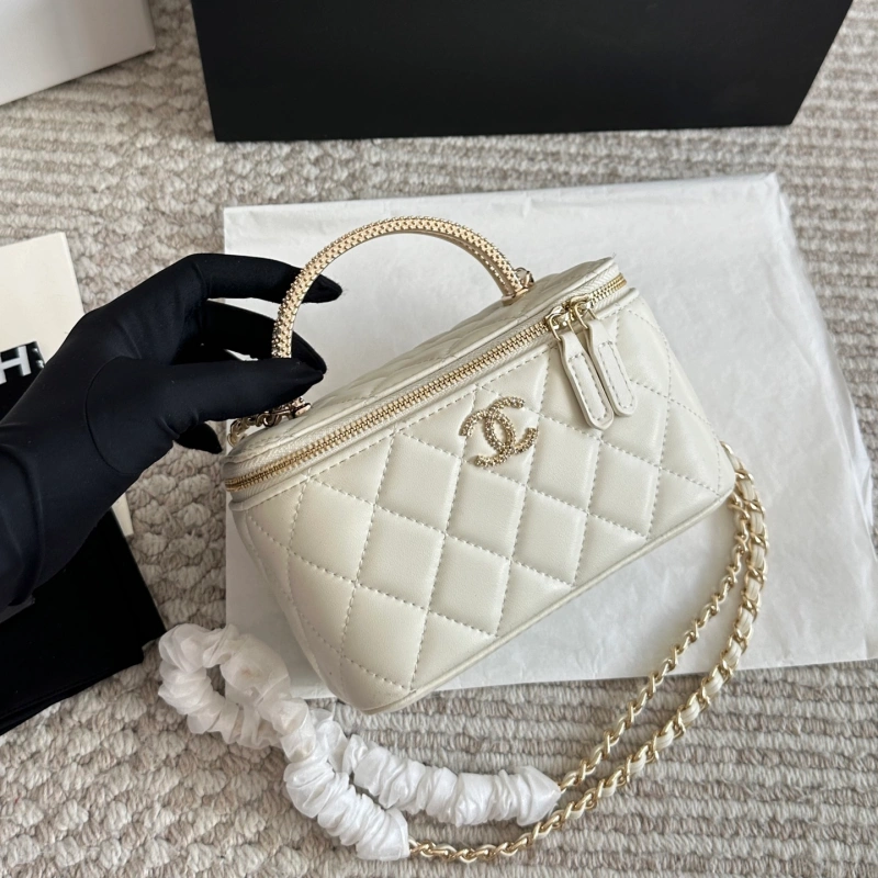 13411377612471600 Glossy gold label diamond plaid sheepskin handle long box bag-box - Image 1
