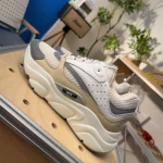 New sneakers with a box - Image 12