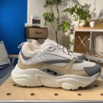 New sneakers with a box - Image 8