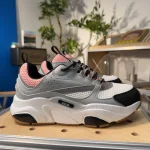 New sneakers with a box - Image 7