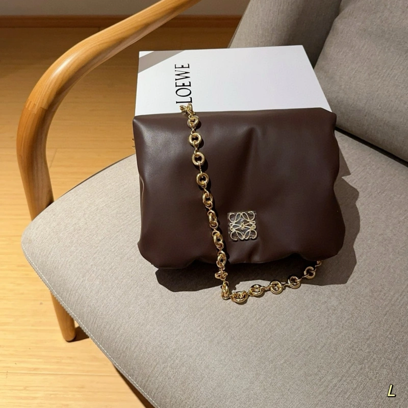 13411808942101200 Cloud chain bag -box - Image 1