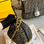 The latest model of the crescent bag-box - Image 8