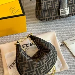 The latest model of the crescent bag-box - Image 3