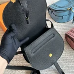 Classic saddle silhouette with full-grain soft leather-box - Image 4