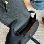 Classic saddle silhouette with full-grain soft leather-box - Image 3