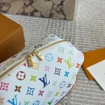 A favorite double-zipper toiletry bag-box - Image 10