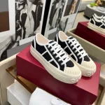 Thick-soled cloth shoes lead the new trend-box