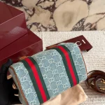 It's a new mini Boston style, but it holds a lot!-box - Image 13