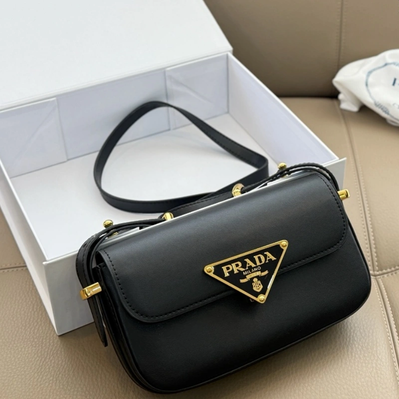 13417151791242800 The oversized triangle logo is iconic-box - Image 1