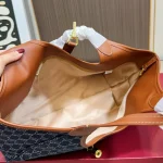 Series Tote Bag with Gift Box - Image 3
