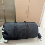 A stylish and spacious travel bag-no box - Image 7
