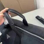 A stylish and spacious travel bag-no box - Image 6