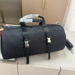 A stylish and spacious travel bag-no box - Image 4