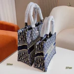 Embroidered tote, available in 3 sizes-box - Image 17