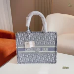 Embroidered tote, available in 3 sizes-box - Image 10