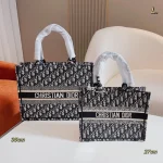 Embroidered tote, available in 3 sizes-box - Image 8