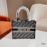 Embroidered tote, available in 3 sizes-box - Image 6