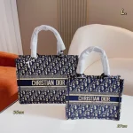 Embroidered tote, available in 3 sizes-box - Image 5