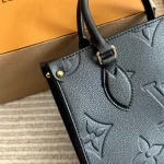 Small S/S handbag with box - Image 7