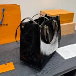 New Limited Edition Glossy Cracked Texture Jungle Tote-no box - Image 6