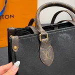 New Limited Edition Glossy Cracked Texture Jungle Tote-no box - Image 3