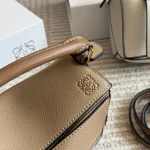 Puzzle-style Geometric Bag-box - Image 3