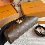 L loves bags with handles like this-box - Image 6