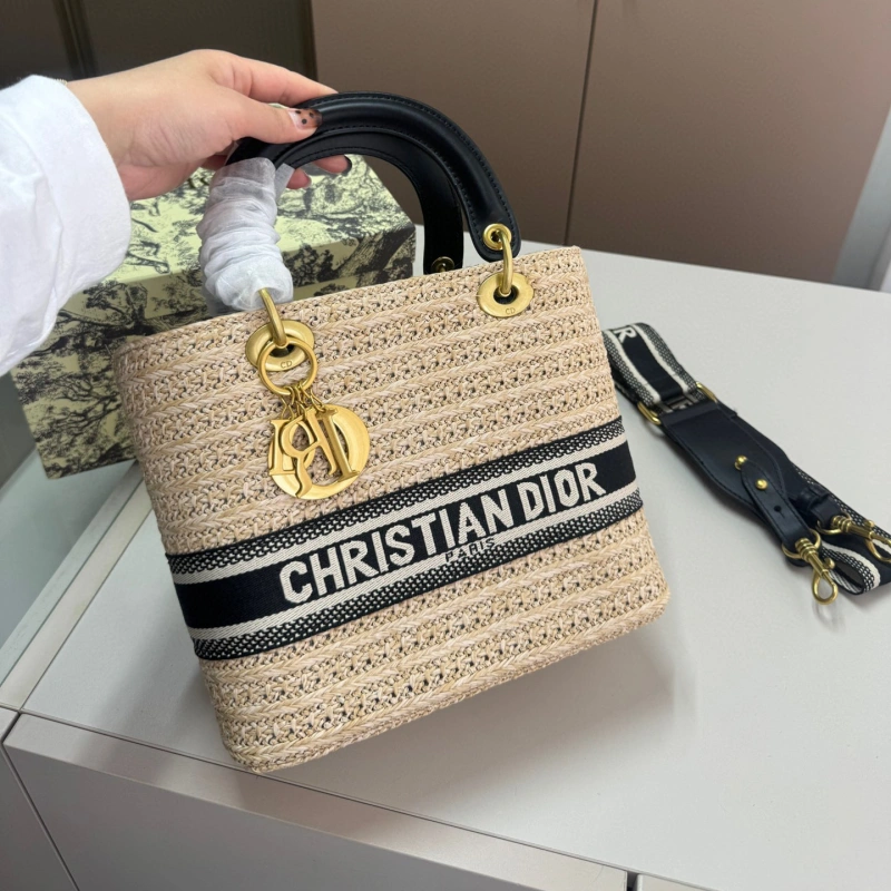 13418640204766400 The essential woven bag for your collection-no box - Image 1