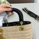 The essential woven bag for your collection-no box - Image 9