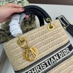 The essential woven bag for your collection-no box - Image 6