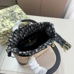 The essential woven bag for your collection-no box - Image 3