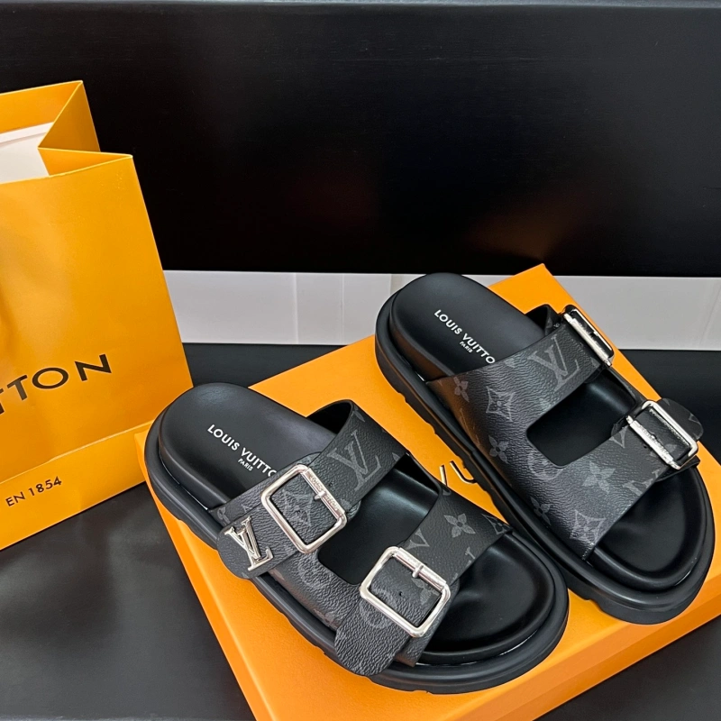 fc3dc1569f41f28925fd8b5cf47a5c4b Sandals in classic colors-box - Image 1
