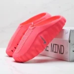 NIKE Mind 001