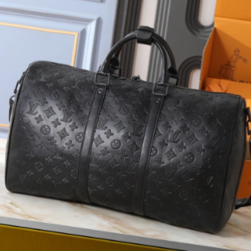 美图秀秀批处理_20260306171829 Black leather travel bag, sold without box. - Image 1