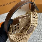 L's latest raffia bag-box - Image 3