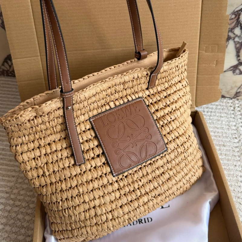13420437720275800 Summer is here, and you're still not rocking this stunning straw bag-box - Image 1