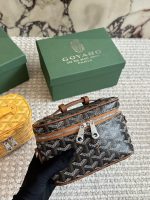 Toiletry & Cosmetic Bag with Box - Detachable Shoulder Strap & Handheld - Image 8