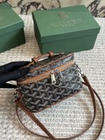 Toiletry & Cosmetic Bag with Box - Detachable Shoulder Strap & Handheld - Image 4