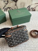 Toiletry & Cosmetic Bag with Box - Detachable Shoulder Strap & Handheld - Image 15