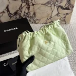 Sheepskin Cloud Bag, Black Quilted-box - Image 13