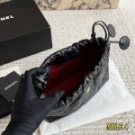 Sheepskin Cloud Bag, Black Quilted-box - Image 4