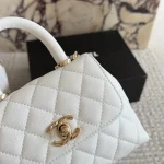 Elegant Pebbled Leather Tote – Timeless Cowhide Design with Scratch-Resistant Texture for Daily Use-box - Image 4