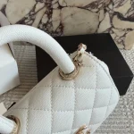 Elegant Pebbled Leather Tote – Timeless Cowhide Design with Scratch-Resistant Texture for Daily Use-box - Image 17