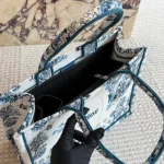 Latest Fashion 3D Embossed Tote Bag – Unique Handcrafted Embroidery for a Luxe Daily Look-box - Image 2