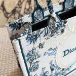 Latest Fashion 3D Embossed Tote Bag – Unique Handcrafted Embroidery for a Luxe Daily Look-box - Image 9